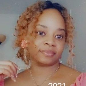 Meet your Posher, Aisha